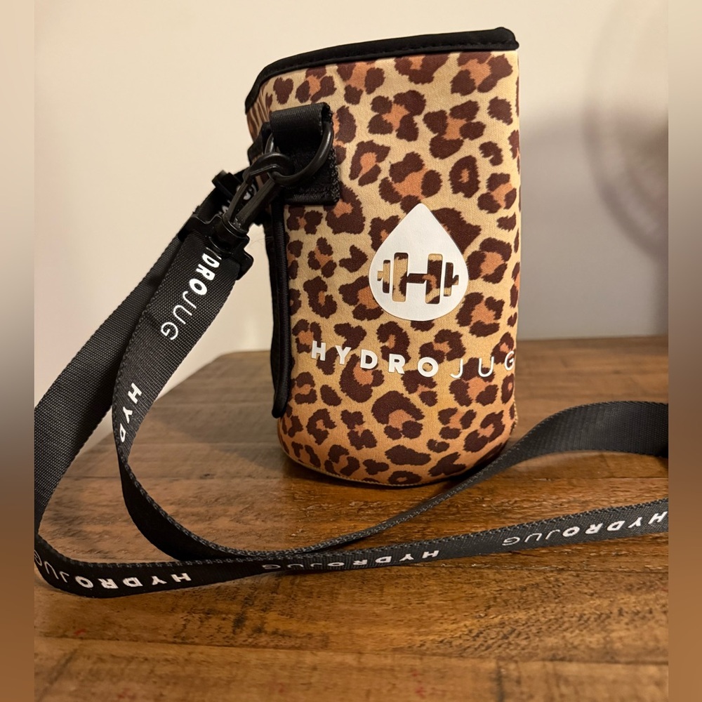Hydro jug Cheetah sleeve